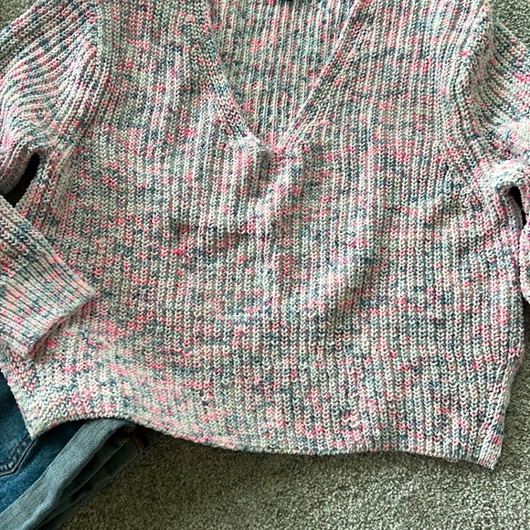 **SOLD** Express V Neck Sweater - Picture 4 of 5